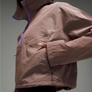Lululemon Cinch Back Hiking Half Zip Pullover size 4 red clay color
